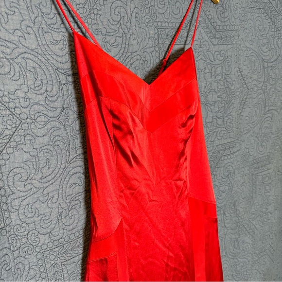 Laundry Size 0, Red Silk Slip Dress, crisscrossed straps, Chevron Ribbon Accent - Picture 3 of 10
